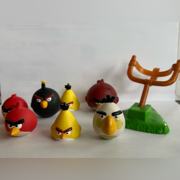 Rare Angry Bird Figures and Slingshot Launcher - Picture 1 of 3